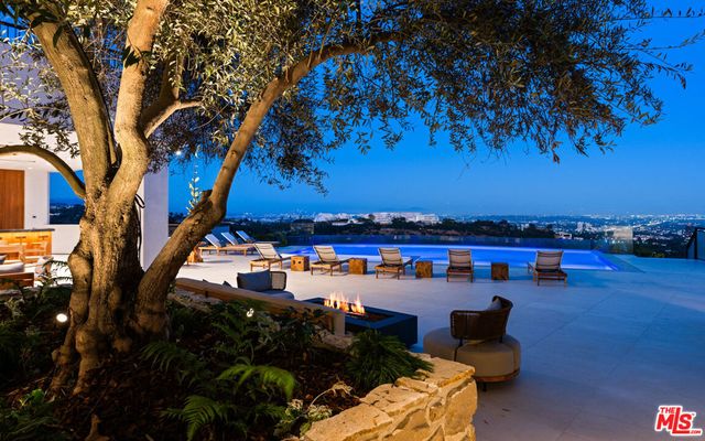 1204 Chickory Lane, Los Angeles, CA 90049