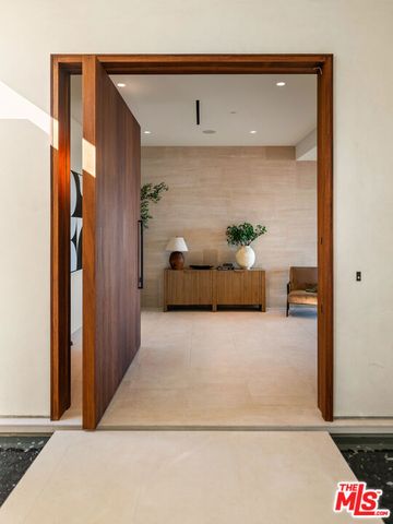 1204 Chickory Lane, Los Angeles, CA 90049