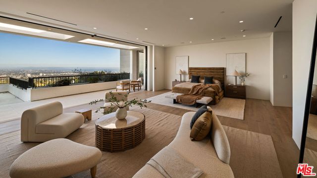 1204 Chickory Lane, Los Angeles, CA 90049