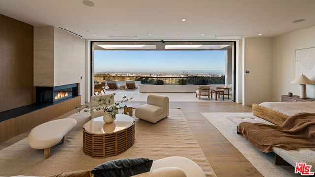 1204 Chickory Lane, Los Angeles, CA 90049