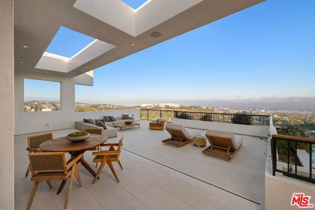 1204 Chickory Lane, Los Angeles, CA 90049