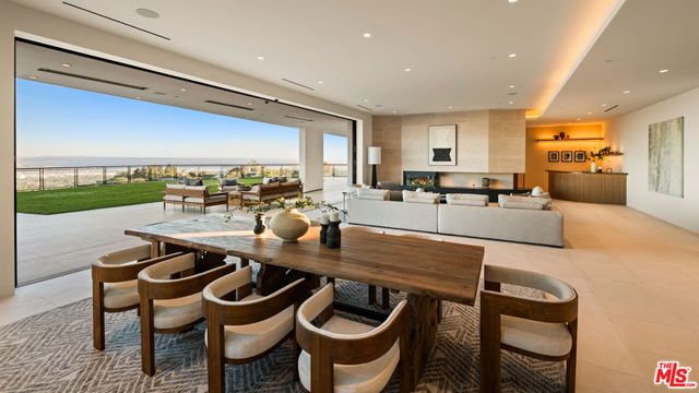 1204 Chickory Lane, Los Angeles, CA 90049