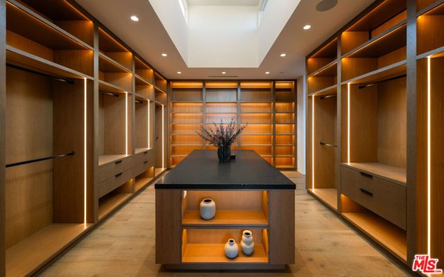 1204 Chickory Lane, Los Angeles, CA 90049