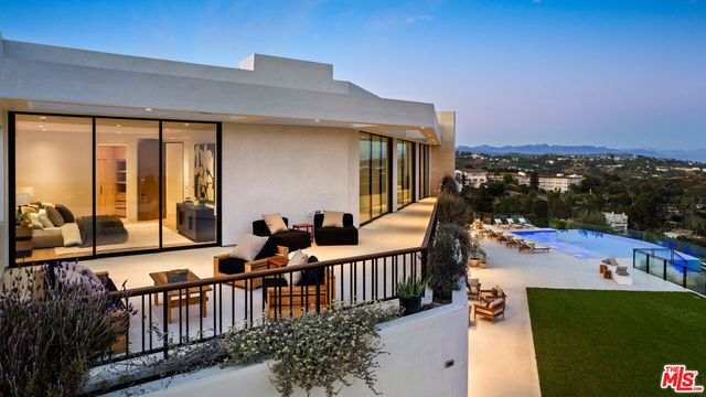 1204 Chickory Lane, Los Angeles, CA 90049