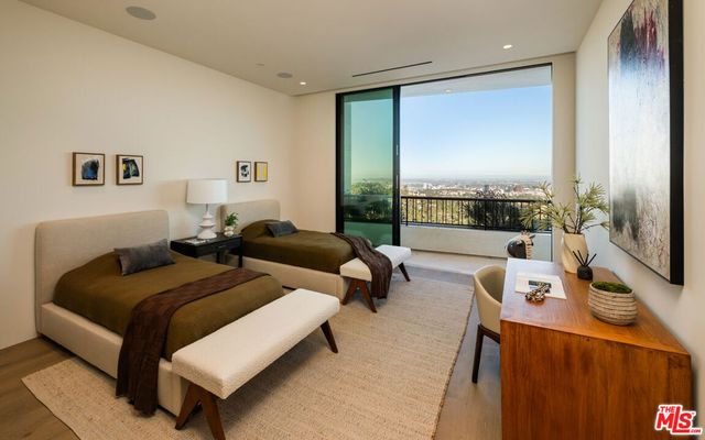 1204 Chickory Lane, Los Angeles, CA 90049