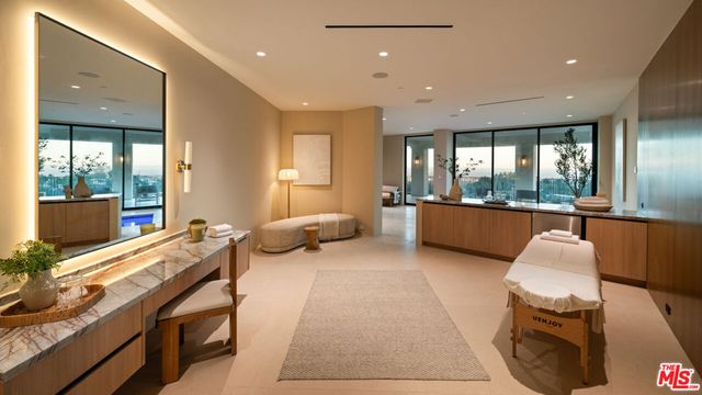 1204 Chickory Lane, Los Angeles, CA 90049