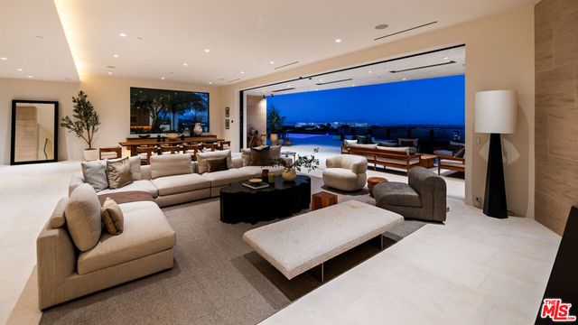 1204 Chickory Lane, Los Angeles, CA 90049