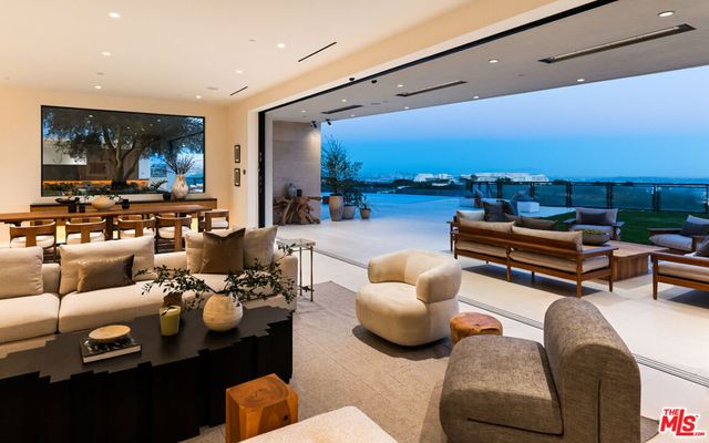 1204 Chickory Lane, Los Angeles, CA 90049