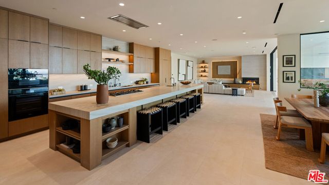 1204 Chickory Lane, Los Angeles, CA 90049