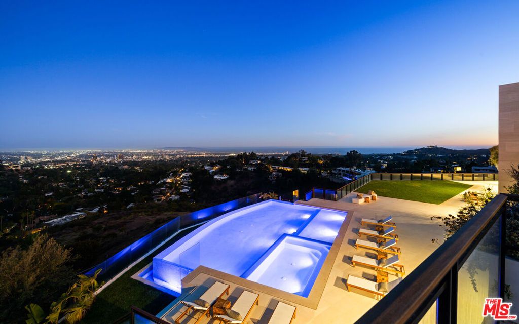 1204 Chickory Lane, Los Angeles, CA 90049