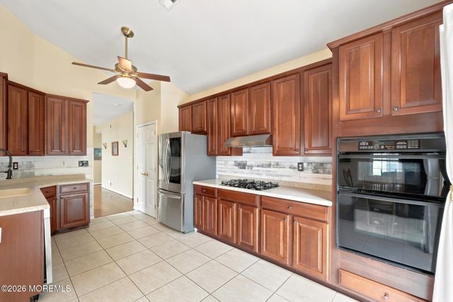124 Eleanor Road, Manchester, NJ 08759