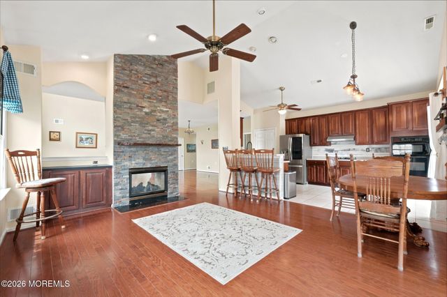 124 Eleanor Road, Manchester, NJ 08759