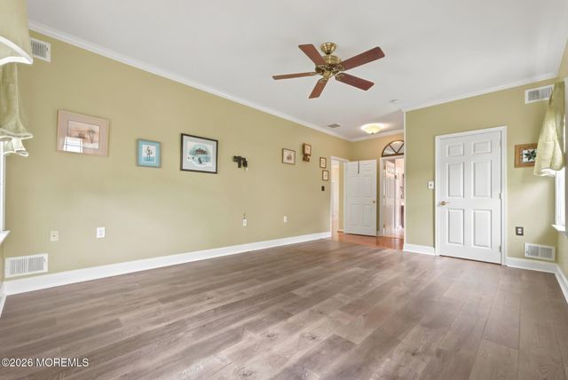 124 Eleanor Road, Manchester, NJ 08759