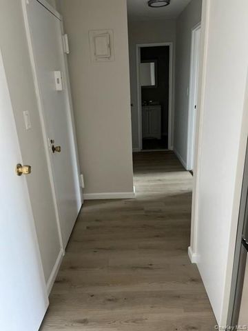 460 OLD TOWN Road 7C, Port Jefferson Station, NY 11776