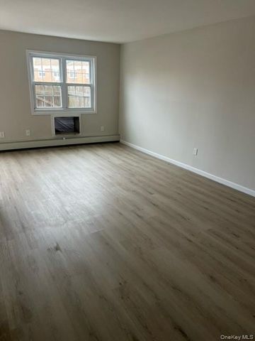 460 OLD TOWN Road 7C, Port Jefferson Station, NY 11776