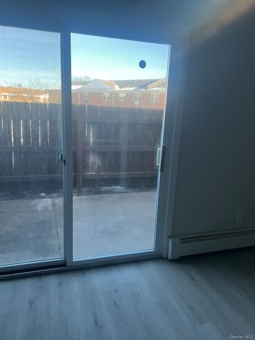 460 OLD TOWN Road 7C, Port Jefferson Station, NY 11776