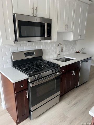 460 OLD TOWN Road 7C, Port Jefferson Station, NY 11776