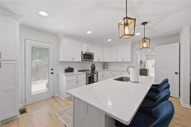 1620 Colonial Ave AVE, Suffolk, VA 23434