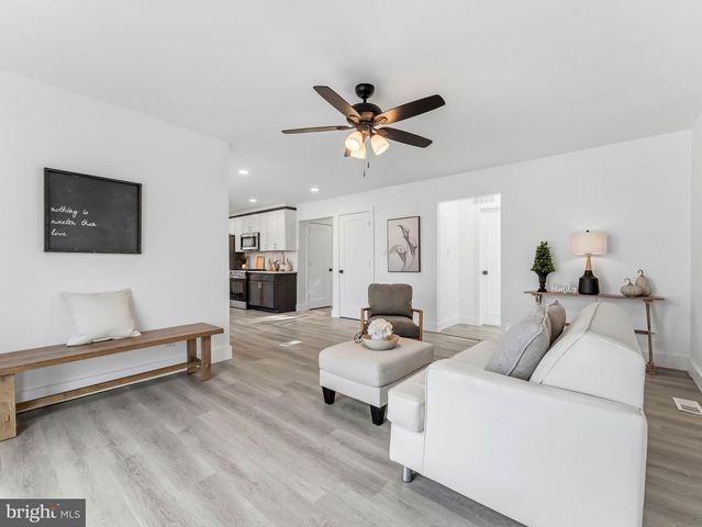 2127 DOROTHY AVE, Atco, NJ 08004