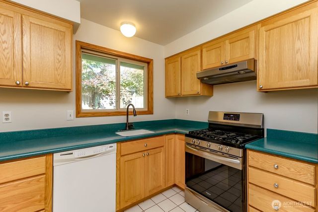 11216 SE 228th Place, Kent, WA 98031