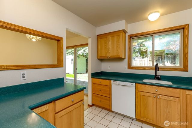 11216 SE 228th Place, Kent, WA 98031