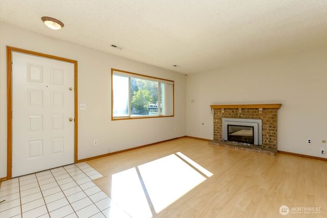 11216 SE 228th Place, Kent, WA 98031
