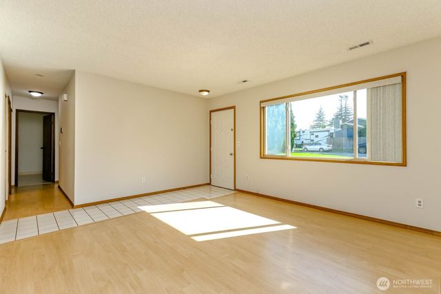 11216 SE 228th Place, Kent, WA 98031