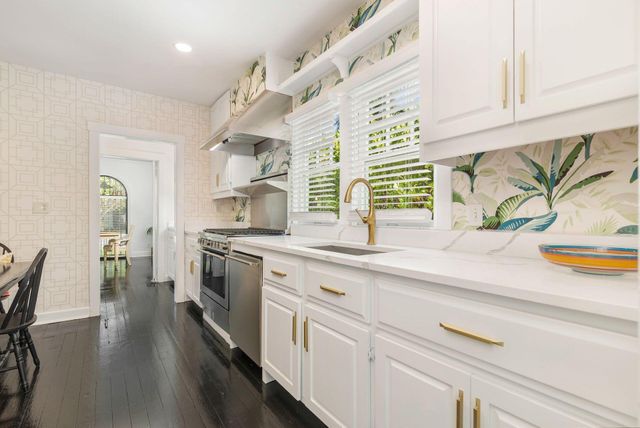 3020 VINCENT Road, West Palm Beach, FL 33405