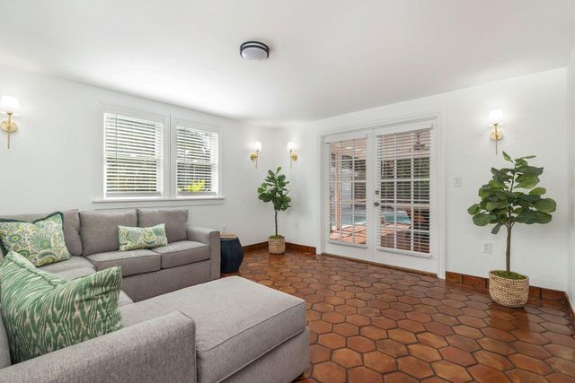 3020 VINCENT Road, West Palm Beach, FL 33405