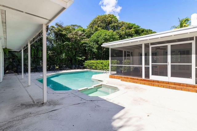 3020 VINCENT Road, West Palm Beach, FL 33405