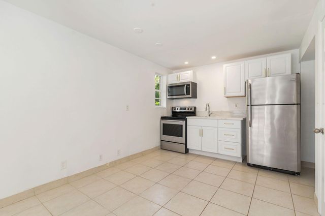 3020 VINCENT Road, West Palm Beach, FL 33405
