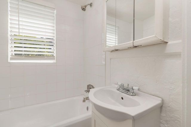 3020 VINCENT Road, West Palm Beach, FL 33405