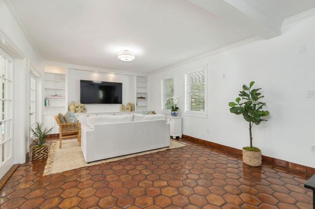 3020 VINCENT Road, West Palm Beach, FL 33405