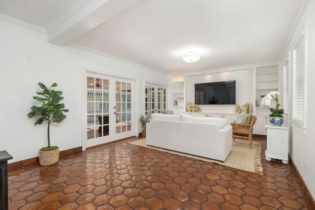 3020 VINCENT Road, West Palm Beach, FL 33405