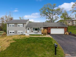 709 Farview DRIVE, Hempfield Twp, PA 15601