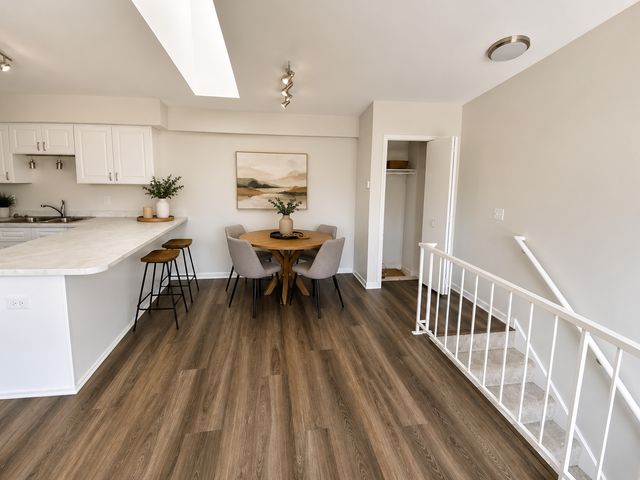1030 Pond View Court, Vadnais Heights, MN 55127