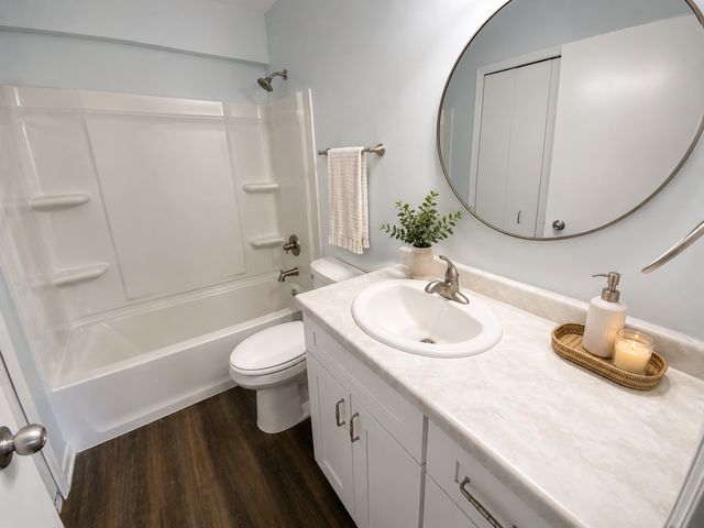 1030 Pond View Court, Vadnais Heights, MN 55127