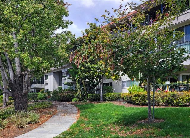 2369 Via Mariposa E. 1-D, Laguna Woods, CA 92637