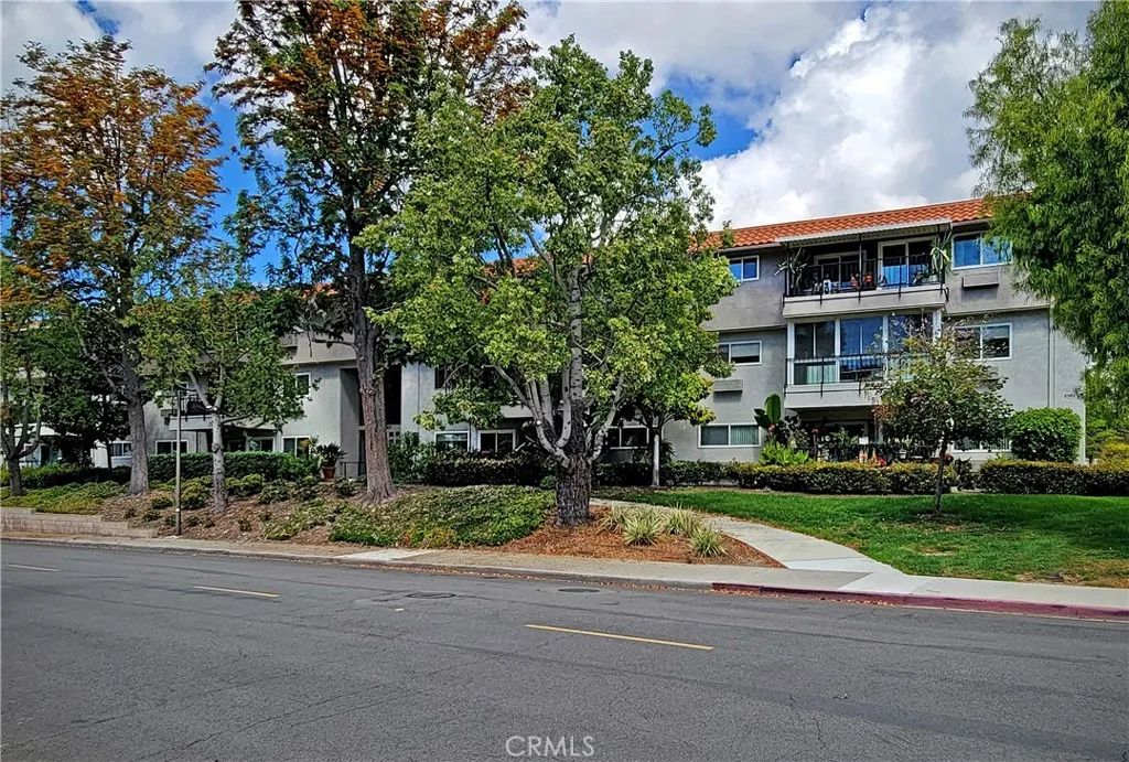2369 Via Mariposa E. 1-D, Laguna Woods, CA 92637