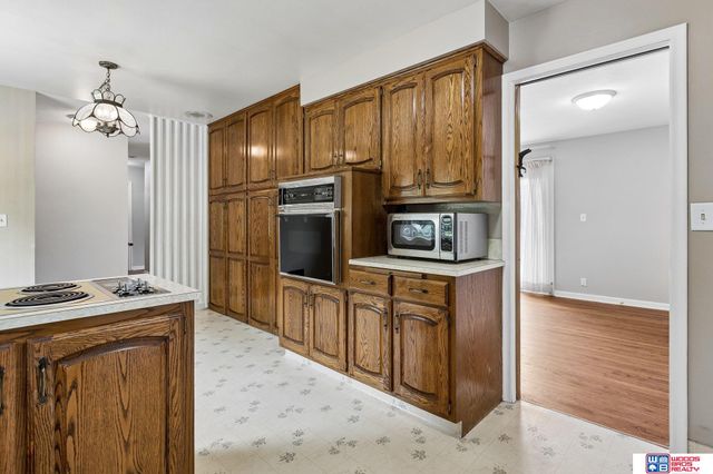 1608 Lincoln Road, Bellevue, NE 68005