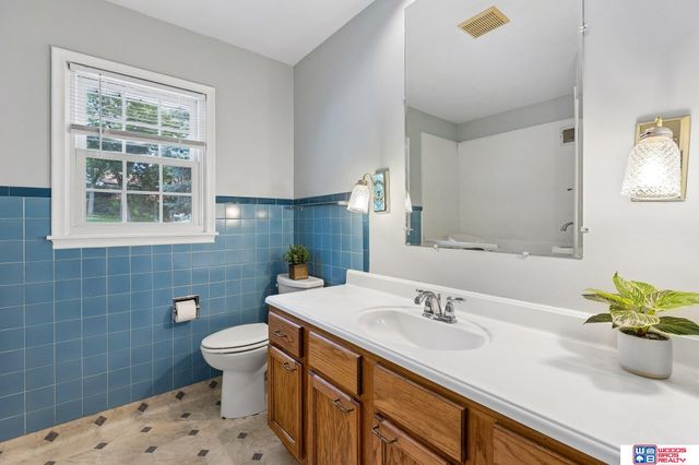 1608 Lincoln Road, Bellevue, NE 68005