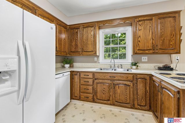 1608 Lincoln Road, Bellevue, NE 68005