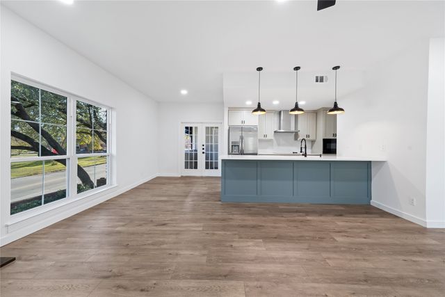 8601 Park Lane 121, Dallas, TX 75231