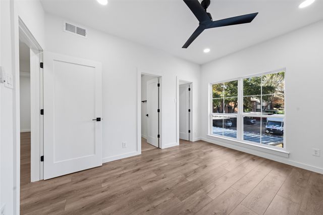 8601 Park Lane 121, Dallas, TX 75231