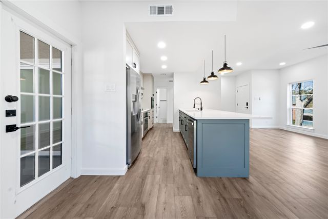 8601 Park Lane 121, Dallas, TX 75231