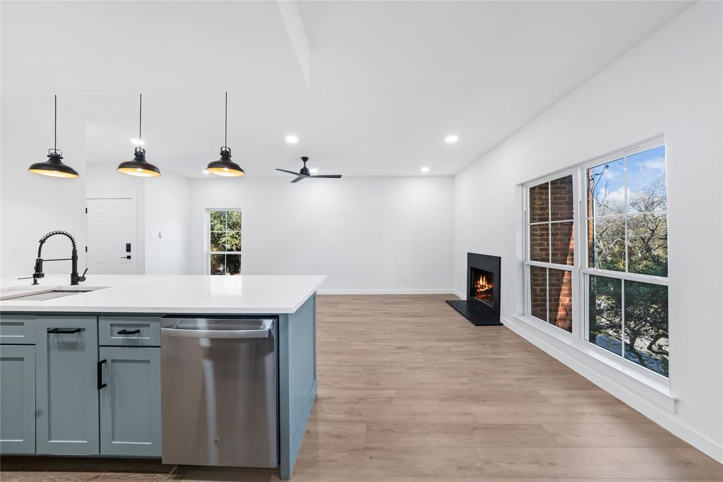 8601 Park Lane 121, Dallas, TX 75231