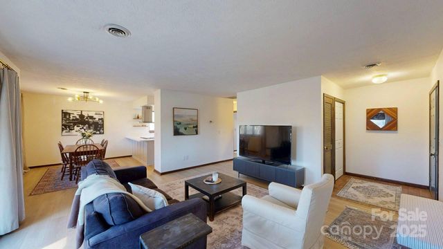 50 Maxine Lane 104, Hendersonville, NC 28739