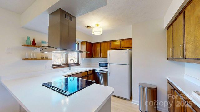 50 Maxine Lane 104, Hendersonville, NC 28739