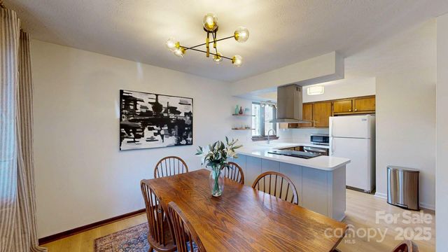 50 Maxine Lane 104, Hendersonville, NC 28739