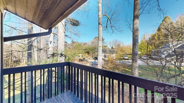 50 Maxine Lane 104, Hendersonville, NC 28739